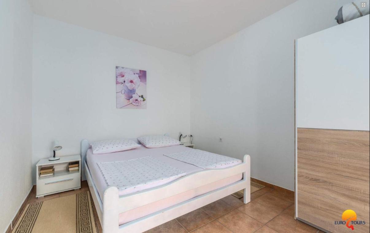 House Lucija Apartment โปเรช ภายนอก รูปภาพ
